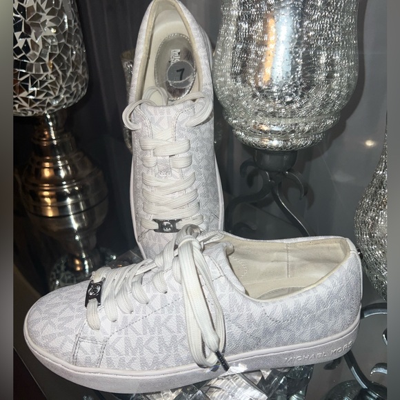 Michael Michael Kors Keaton Sneaker - Picture 1 of 3